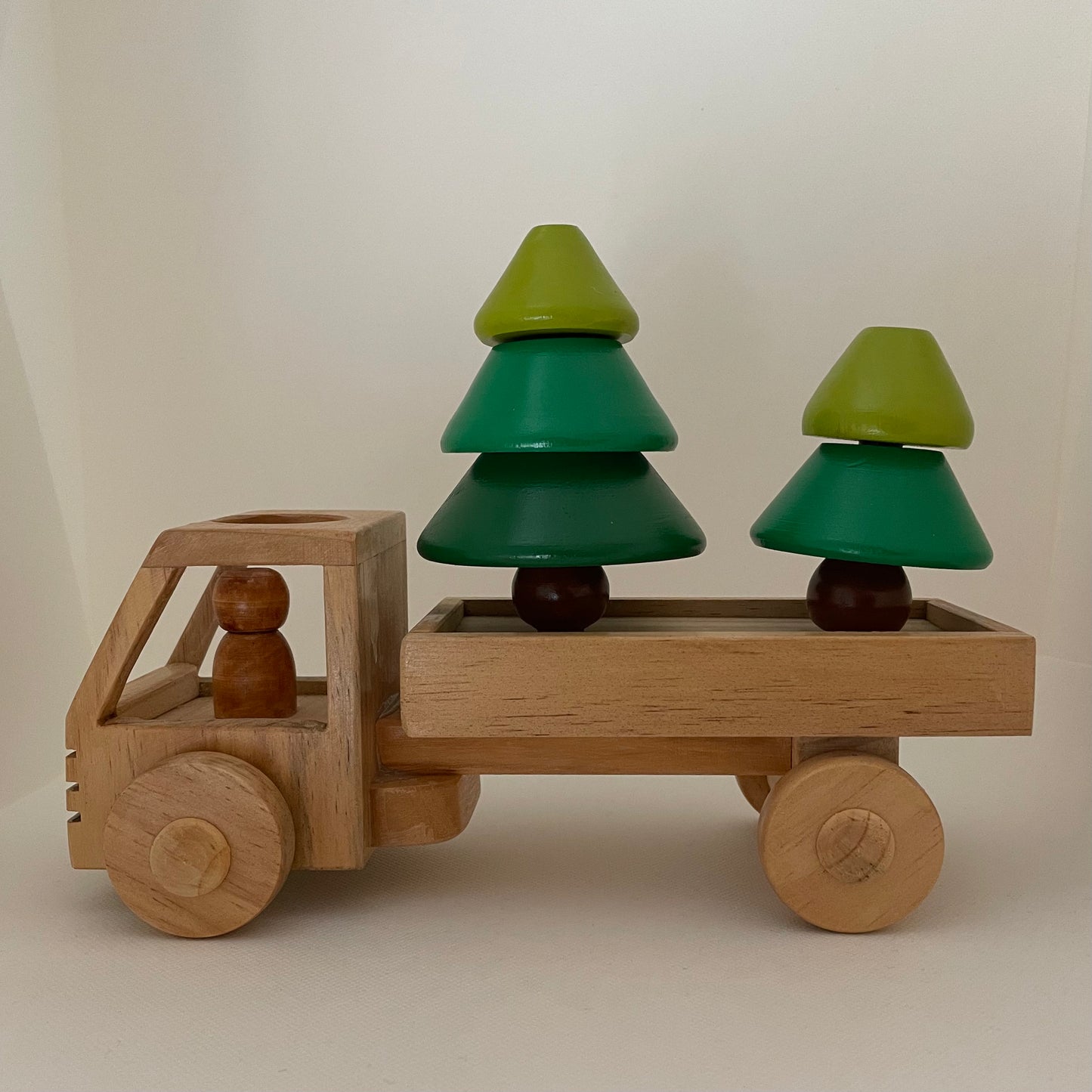 Camion en bois